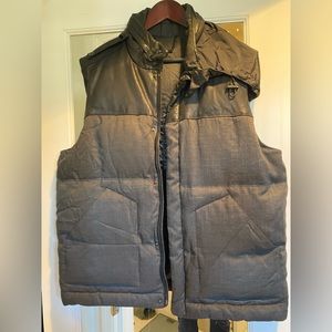 Elie Tahari Men Vest. Faux Leather Trim Goose down size L